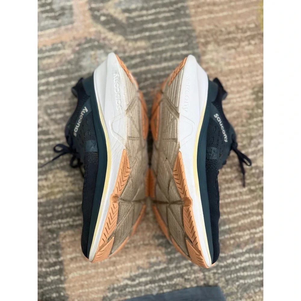Saucony Guide 18 Women's Stability Running Shoes 10.5 Navy Apricot PWRRUN